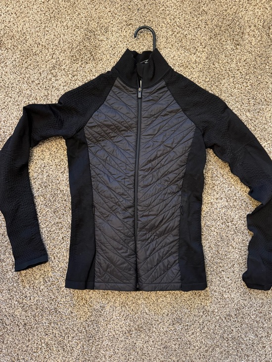 Athleta Jackets & Blazers - Athleta Black Quilted Hybrid Puffer Jacket